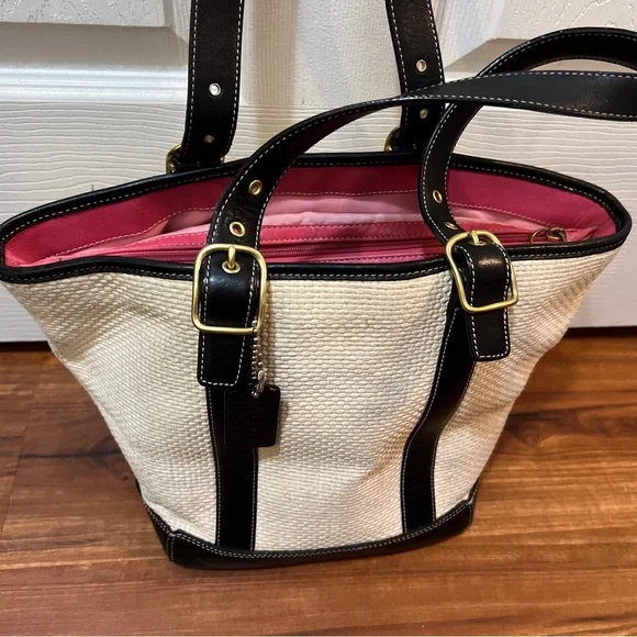 Coach Medium Tote - Picture 3 of 13